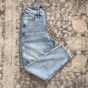 Hollister curvy high-rise mom jeans